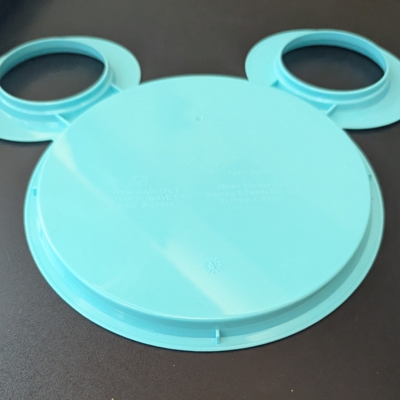 DISNEYLAND DCA 2025 FOOD & WINE FESTIVAL EXCLUSIVE PLATE GUIDE MAPS NEW - Picture 2 of 3